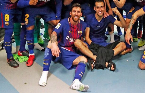 5 phát hiện từ bức ảnh ăn mừng của cầu thủ Barca ở El Clasico - Ảnh 4.