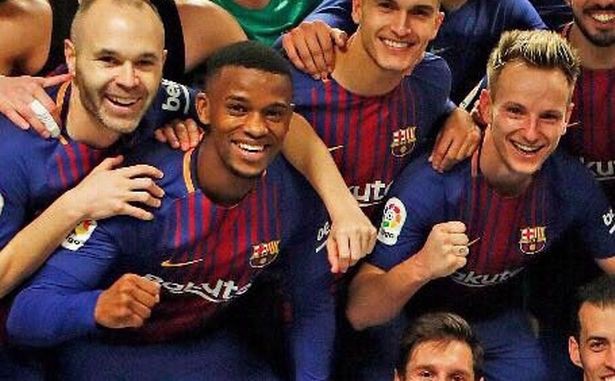 5 phát hiện thú vị từ bức ảnh cầu thủ Barca ăn mừng chọc tức Ronaldo - Ảnh 6.