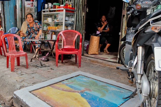 Nhìn những bức tranh trên nắp cống ở Sài Gòn đẹp như thế này, không ai nỡ xả rác nữa! - Ảnh 9.