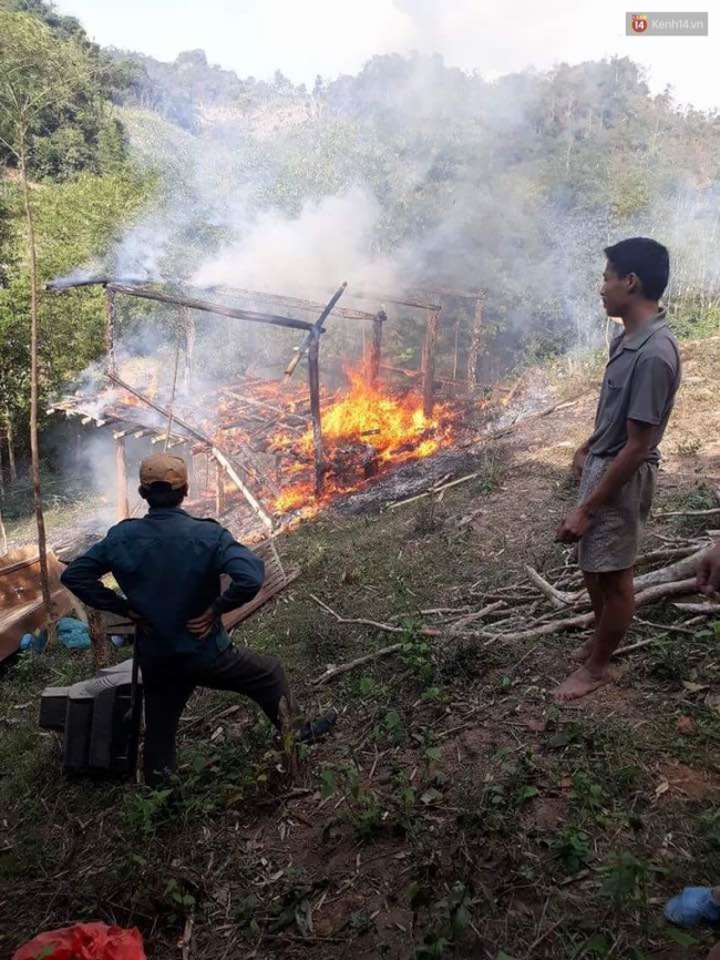 Lửa thi&ecirc;u rụi căn nh&agrave;, cặp vợ chồng tật nguyền c&ugrave;ng người con 4 tuổi tho&aacute;t chết - Ảnh 1.
