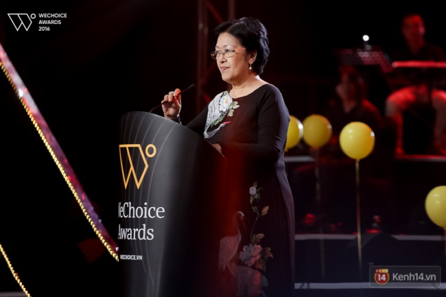 Họa sĩ khuyết tật Lê Minh Châu trong đêm Gala WeChoice: Mình như đang bước trên thảm đỏ Oscar vậy - Ảnh 4.