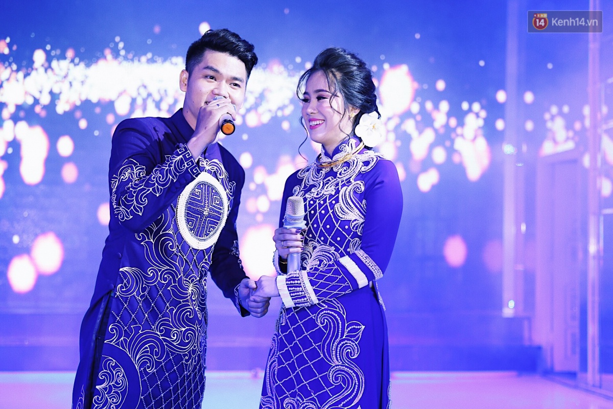 C&ocirc; d&acirc;u L&ecirc; Phương hạnh ph&uacute;c h&ocirc;n ch&uacute; rể Trung Ki&ecirc;n trong lễ cưới s&aacute;ng nay - Ảnh 25.