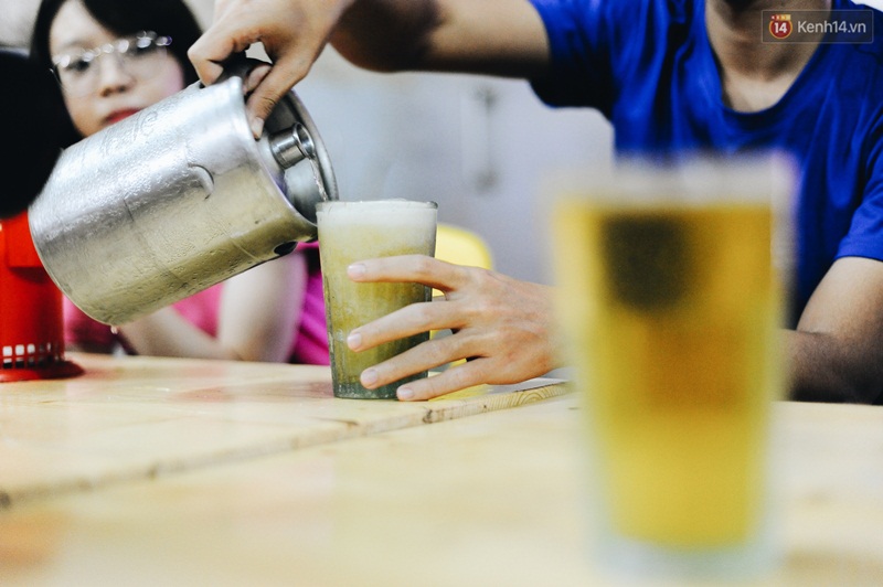 Tưởng là sản phẩm dân gian, ngờ đâu chiếc cốc vại uống bia bạn vẫn quen ...