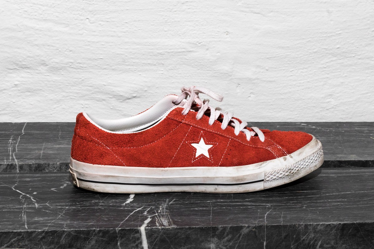 Trong khi giới trẻ phát cuồng với Balenciaga, Vans... thì vị stylist danh tiếng này lại đánh giá cao 3 đôi sneakers ít tiếng hơn hẳn - Ảnh 4. Trong khi giới trẻ phát cuồng với Balenciaga, Vans... thì vị stylist danh tiếng này lại đánh giá cao 3 đôi sneakers ít tiếng hơn hẳn - Ảnh 4.