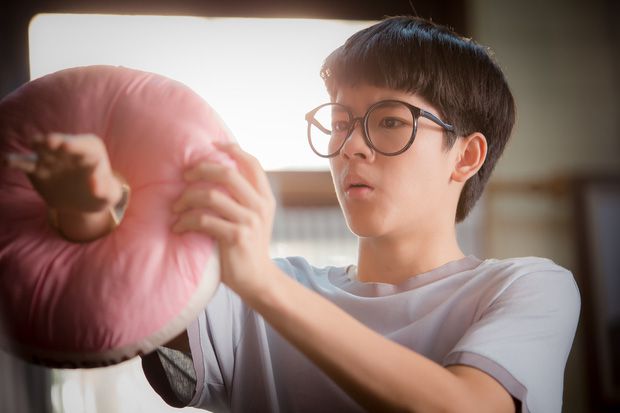 B&iacute; Mật Dậy Th&igrave;: Cười b&ograve; với c&aacute;c tr&ograve; đ&ugrave;a giới t&iacute;nh t&aacute;o bạo của bộ ba bạn trẻ mới lớn - Ảnh 3.