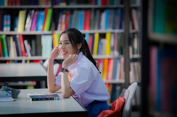 B&iacute; Mật Dậy Th&igrave;: Cười b&ograve; với c&aacute;c tr&ograve; đ&ugrave;a giới t&iacute;nh t&aacute;o bạo của bộ ba bạn trẻ mới lớn - Ảnh 2.