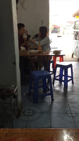 Anh chỉ việc nhai th&ocirc;i, c&ograve;n việc b&oacute;n cứ để em lo! - Ảnh 4.