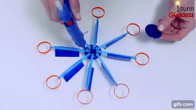 Hướng dẫn cách làm máy tạo bong bóng xà phòng chỉ từ những vật liệu dễ tìm