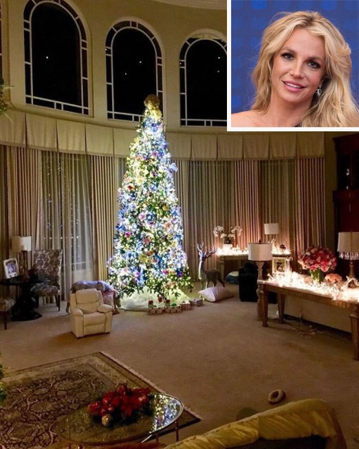 Giáng Sinh 2017 - Cuộc đua ai là người trang trí Noel lộng lẫy và sáng tạo nhất giữa các sao Hollywood - Ảnh 10. Giáng Sinh 2017 - Cuộc đua ai là người trang trí Noel lộng lẫy và sáng tạo nhất giữa các sao Hollywood - Ảnh 10.