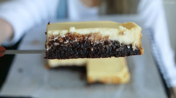 Bánh brownie cheesecake hai trong một mịn ẩm vừa lạ vừa quen - Ảnh 8.