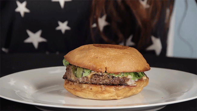 Chỉ thay đổi 1 động tác, bạn sẽ trờ thành người ăn burger sành điệu - Ảnh 2.