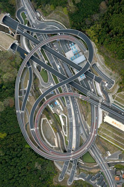 Không phải photoshop đâu, đây chính là công trình giao thông thứ thiệt tại Nhật Bản đấy - Ảnh 2.