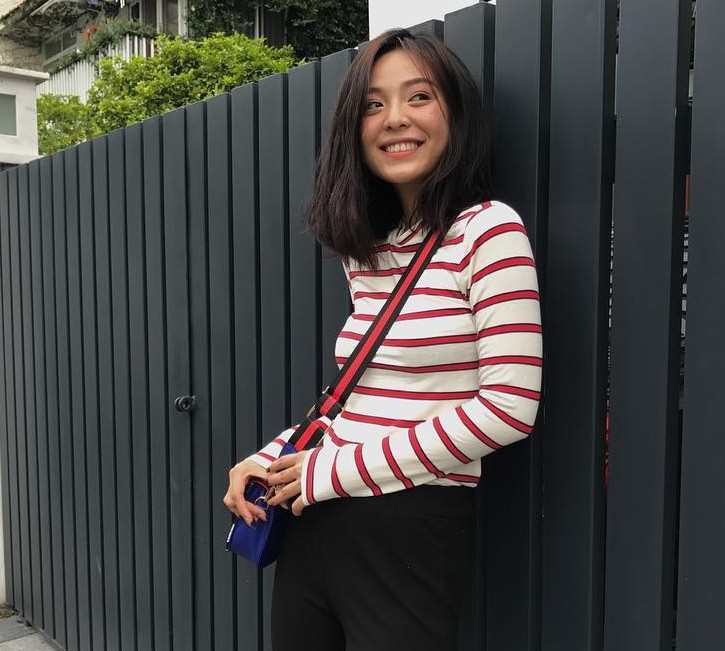 Không trang điểm cầu kỳ, các hot girl này chỉ cần kẻ lông mày và đánh son là đã xinh ơi là xinh - Ảnh 19. Không trang điểm cầu kỳ, các hot girl này chỉ cần kẻ lông mày và đánh son là đã xinh ơi là xinh - Ảnh 19.