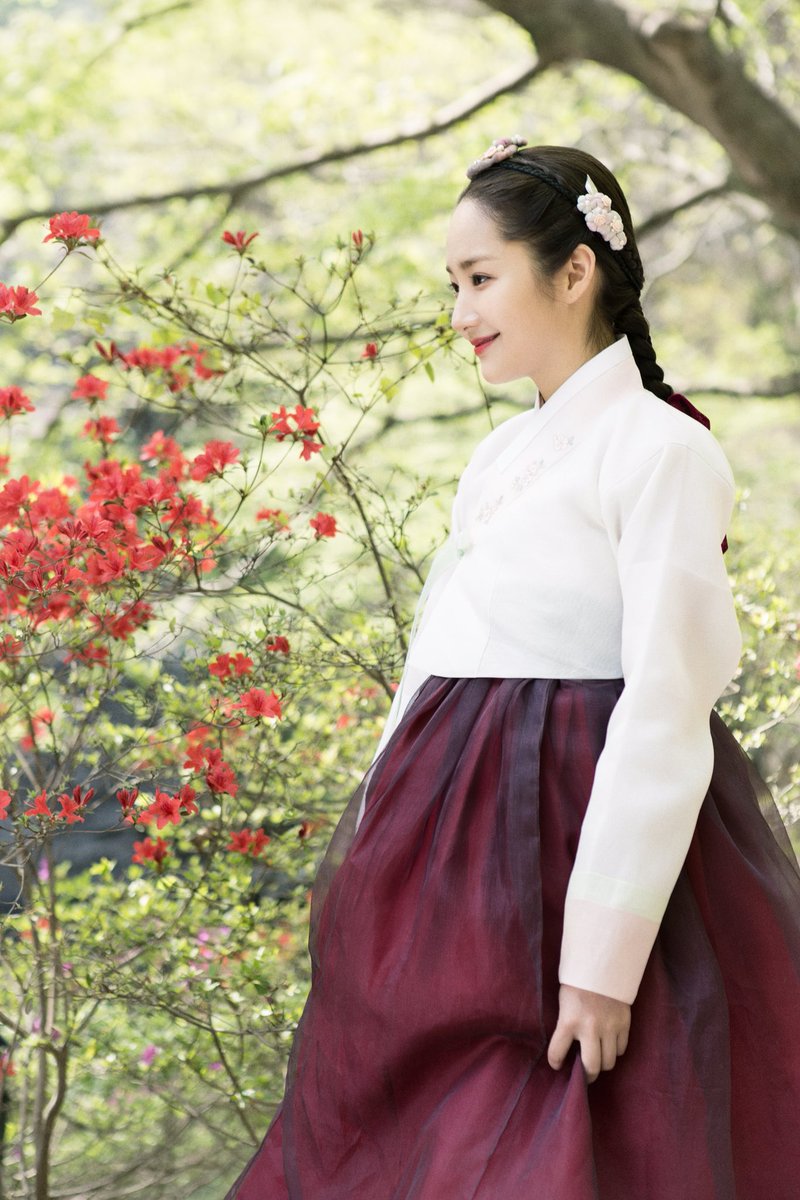 Seven Day Queen – Khúc trường hận ca ngân vang sau chốn cấm cung - Ảnh 4. Seven Day Queen – Khúc trường hận ca ngân vang sau chốn cấm cung - Ảnh 4.