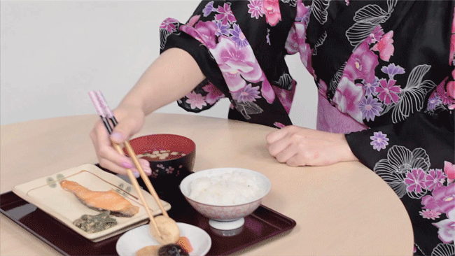 9 nguyên tắc dùng đũa của người Nhật: ai cũng nên học để ăn uống lịch sự hơn - Ảnh 3.