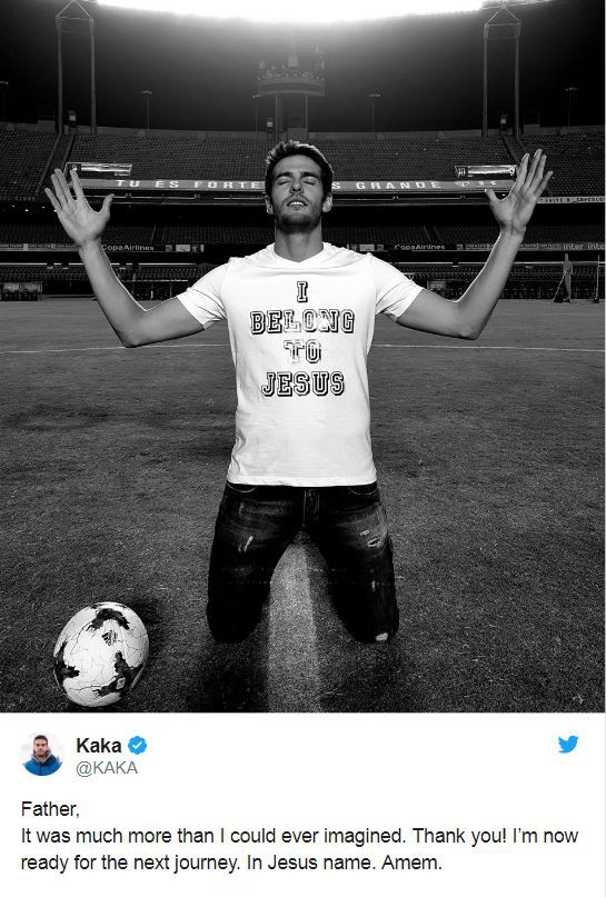 Kaka đăng ảnh quỳ gối, th&ocirc;ng b&aacute;o giải nghệ - Ảnh 1.