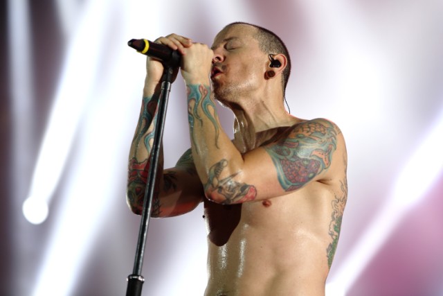 C&ugrave;ng nghe lại bản hit In The End của Linkin Park qua 183 bộ phim! - Ảnh 1.