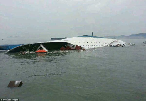 Xem về văn hóa nuôi dạy trẻ của người Hàn Quốc qua thảm họa phà Sewol - Ảnh 1.