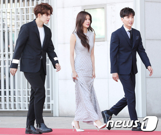 Thảm đỏ Dream Concert: D&agrave;n mỹ nh&acirc;n thế hệ mới n&acirc;ng bậc nhan sắc, d&agrave;n mỹ nam c&ugrave;ng biến th&agrave;nh ho&agrave;ng tử - Ảnh 14.