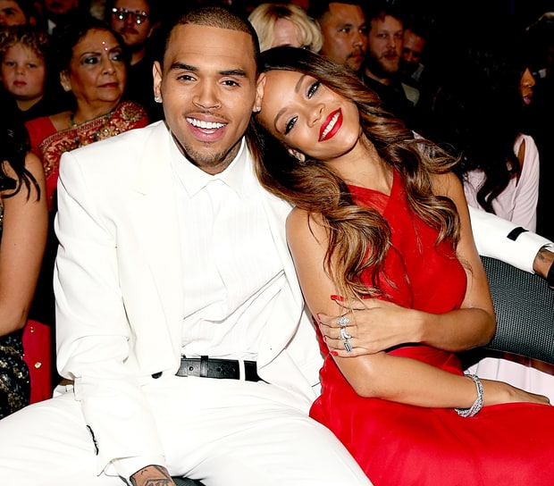 Chris Brown kể sự thật về đêm hành hung Rihanna bầm mặt: Cô ấy đánh và nhổ máu vào mặt tôi - Ảnh 2.