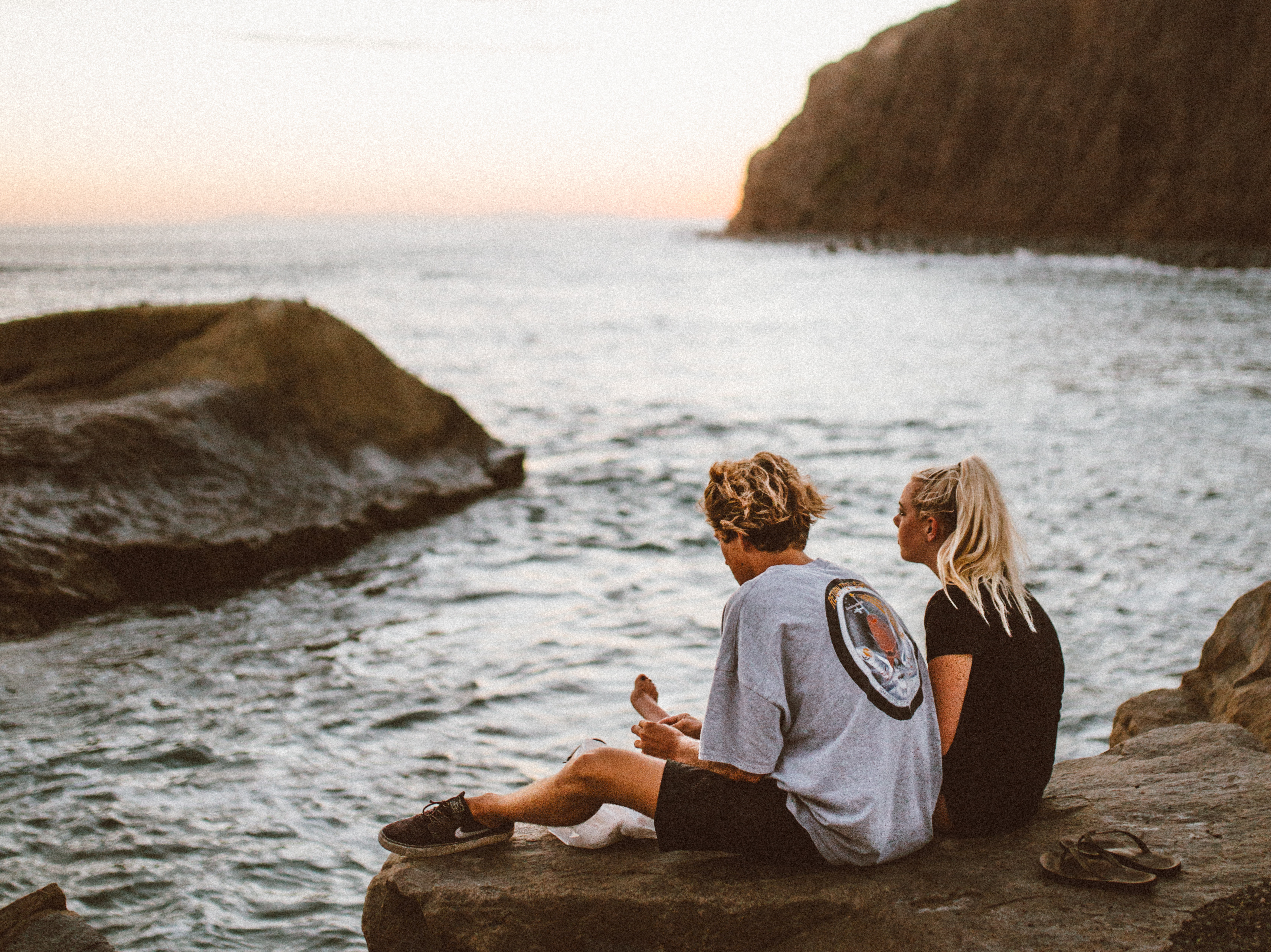 Trai khôn là phải yêu gái ít nói - Ảnh 2. Trai khôn là phải yêu gái ít nói - Ảnh 2.