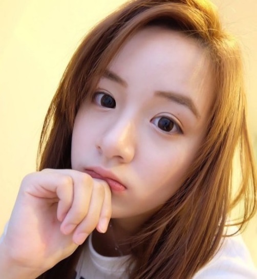 C&ocirc; b&eacute; c&oacute; t&oacute;c m&aacute;i chuột gặm nổi tiếng Th&aacute;i Lan ng&agrave;y n&agrave;o giờ đ&atilde; l&agrave; hot girl cực xinh đẹp! - Ảnh 7.