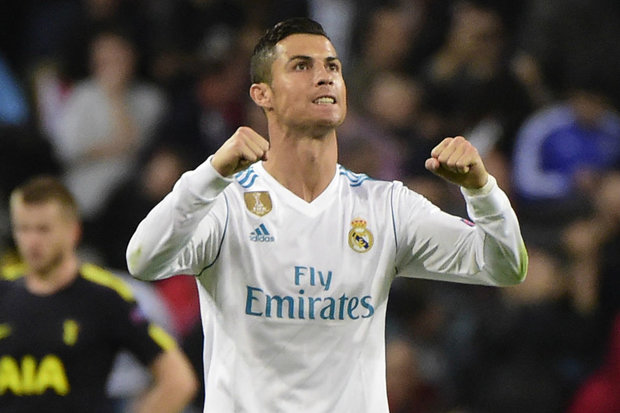 Ronaldo ghi bàn trên chấm penalty, Real Madrid thoát thua Tottenham - Ảnh 1.