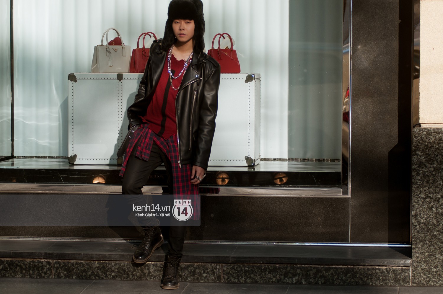 Giới trẻ Việt đón Giáng sinh với street style tràn ngập sắc màu rực rỡ và những item mốt nhất - Ảnh 12.