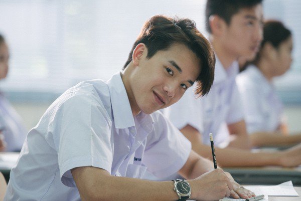 Bad Genius: Cậu ấm Pat - Kẻ biết dùng tiền nói chuyện chưa chắc là tự do nhất - Ảnh 6.