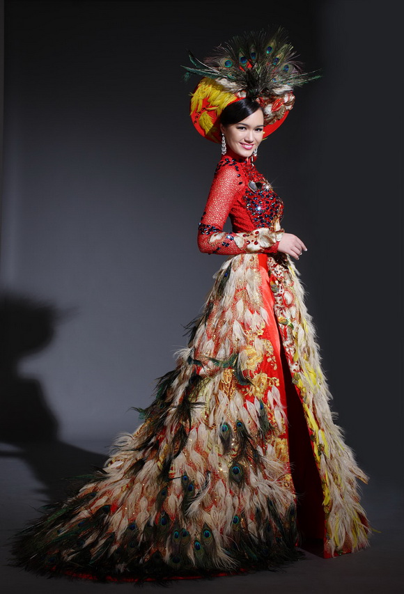 Đi thi Miss World, các người đẹp Việt thường chuẩn bị những kiểu áo dài như thế nào? - Ảnh 5.