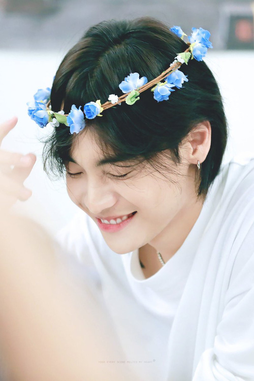 Cư dân mạng bấn loạn với vẻ đẹp khiến các nữ thần Kpop cũng phải ghen tị của chàng tân binh nhà YG - Ảnh 5.