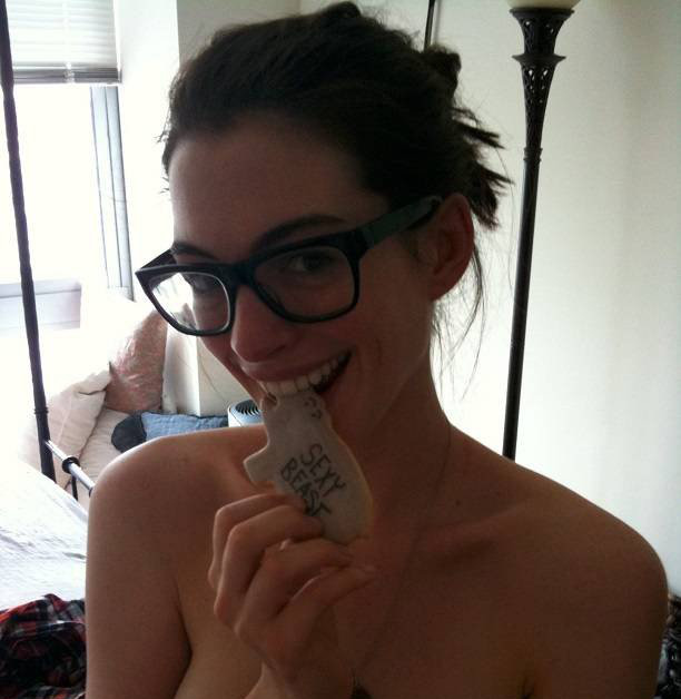 Mỹ nhân Anne Hathaway bất ngờ bị hacker phát tán ảnh khỏa thân trên mạng - ...