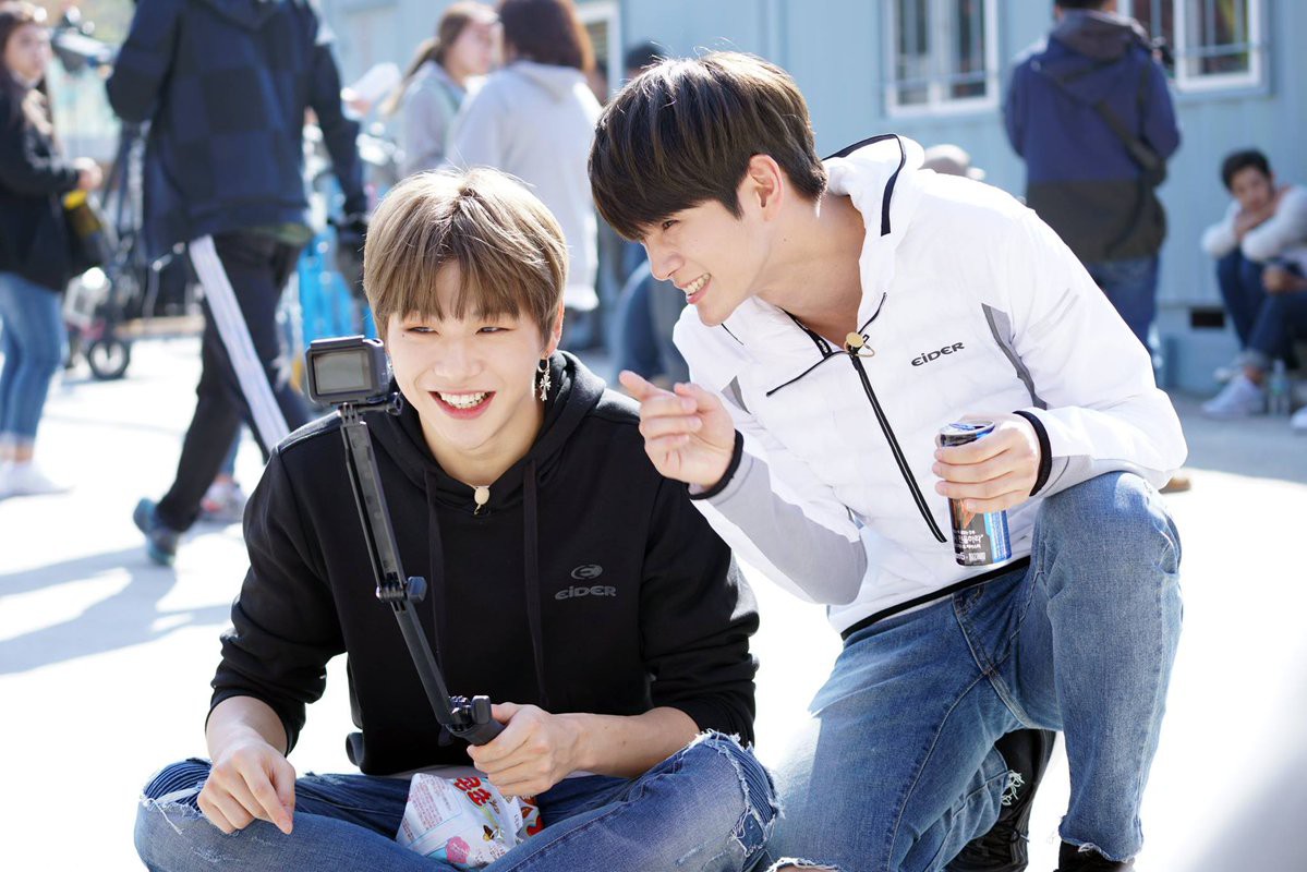 Nhóm nhạc mỹ nam Wanna One gây sốc với cát-xê chỉ sau 4 tháng ra mắt: 3 tỷ mỗi thành viên riêng quảng cáo - Ảnh 6. Nhóm nhạc mỹ nam Wanna One gây sốc với cát-xê chỉ sau 4 tháng ra mắt: 3 tỷ mỗi thành viên riêng quảng cáo - Ảnh 6.