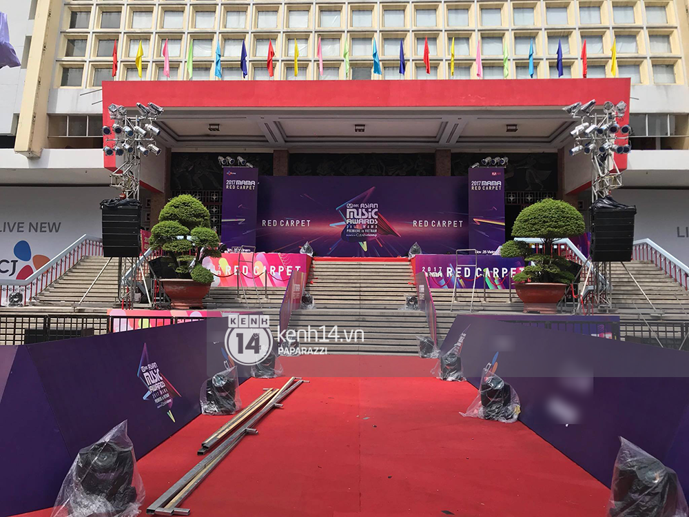 1 ngày trước MAMA 2017 tại Việt Nam: Nhà hát Hòa Bình đã được trải thảm đỏ, an ninh thắt chặt - Ảnh 8.
