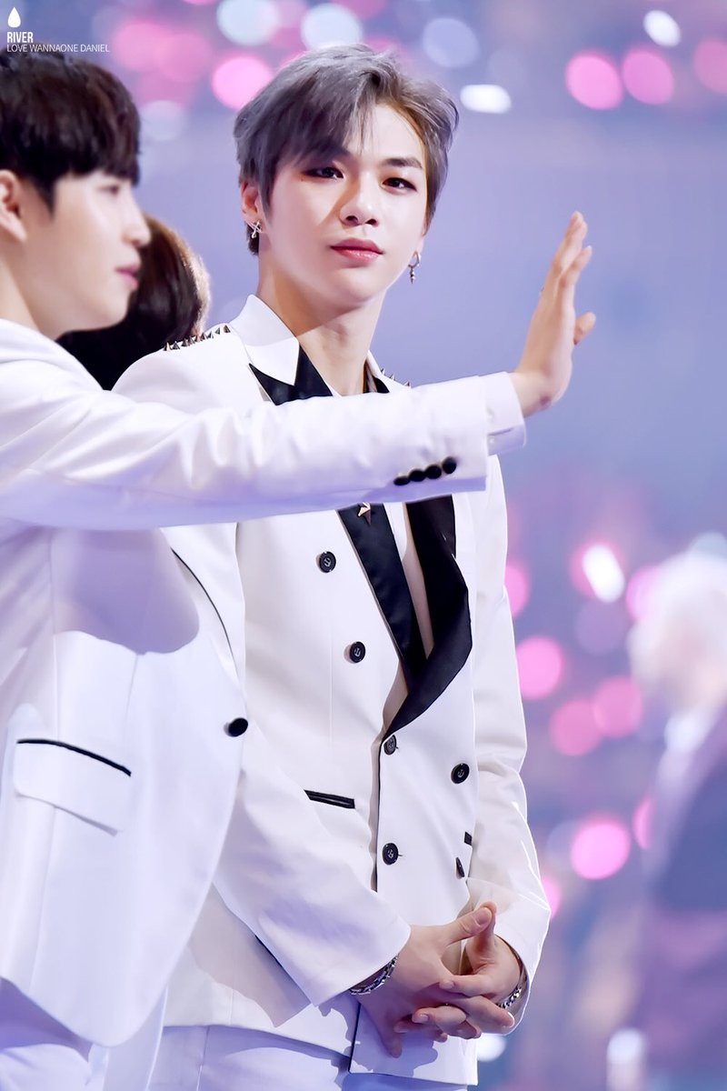 Chỉ 4 tháng ra mắt, Kang Daniel đã trở thành nghệ sĩ giải trí có tầm ảnh hưởng nhất Hàn Quốc năm 2017! - Ảnh 3.
