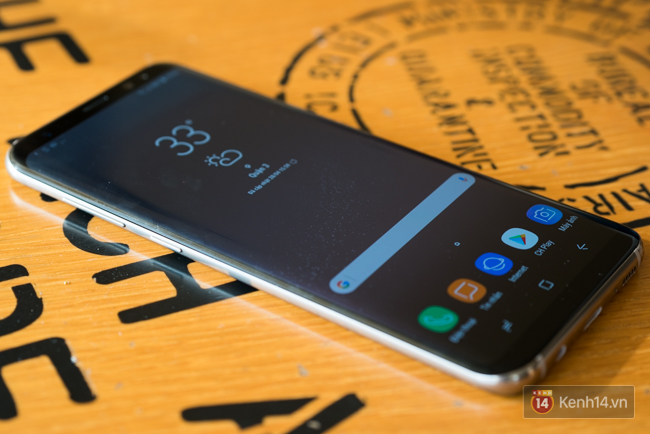 Mở hộp Galaxy S8 Plus chính hãng đầu tiên tại Việt Nam: Đẹp quá Samsung ơi! - Ảnh 9.