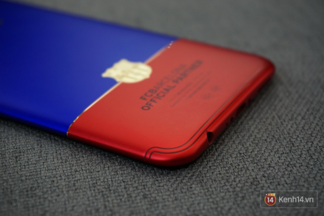 Cận cảnh OPPO R11 Barcelona độc nhất vô nhị tại VN: Mạ vàng 18K, phối màu cực chất nhưng chỉ để trưng bày và không bán - Ảnh 5.