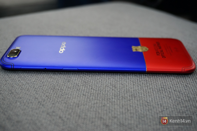 Cận cảnh OPPO R11 Barcelona độc nhất vô nhị tại VN: Mạ vàng 18K, phối màu cực chất nhưng chỉ để trưng bày và không bán - Ảnh 6.