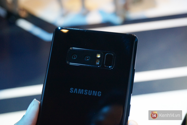 Trên tay Samsung Galaxy Note8 vừa ra mắt tại Việt Nam: Thiết kế rất ấn tượng, giá 22,5 triệu đồng! - Ảnh 15.