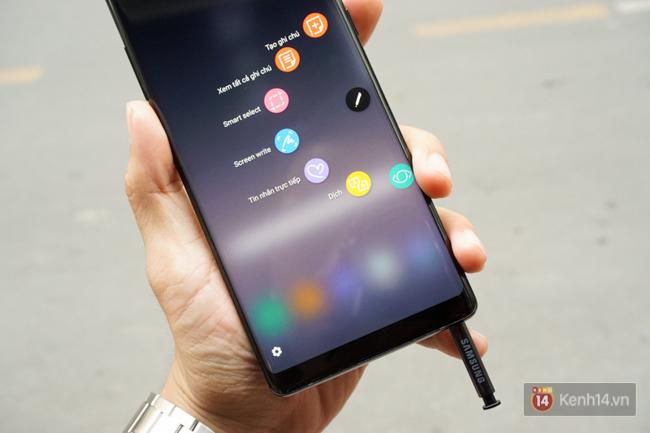 Trên tay nhanh Galaxy Note8 Đen Huyền Bí chính hãng: Đẹp không từ ngữ nào tả xiết! - Ảnh 11.