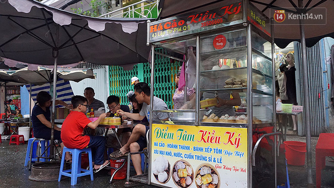 Hàng há cảo kiểu Singapore của nàng dâu Việt ở Sài Gòn: Ăn trong chợ mà ngon hơn nhiều nhà hàng, thật lạ! - Ảnh 7.