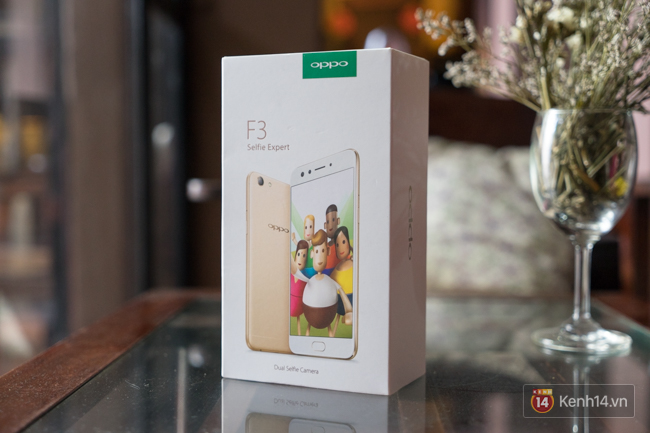 Mở hộp smartphone OPPO F3 với camera selfie kép mà ai cũng phải thích mê - Ảnh 1.