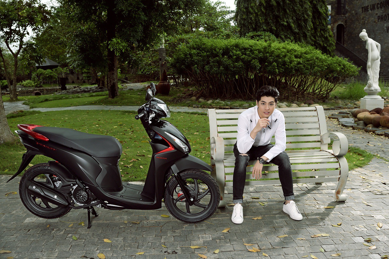 Noo Phước Thịnh, Tóc Tiên bất ngờ khoe cá tính với phong cách trẻ trung, năng động - Ảnh 3. Noo Phước Thịnh, Tóc Tiên bất ngờ khoe cá tính với phong cách trẻ trung, năng động - Ảnh 3.