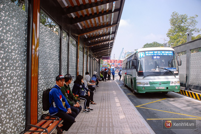 Cận cảnh trạm xe buýt “sang chảnh” nhất trung tâm Sài Gòn, có nhà vệ sinh tự làm sạch