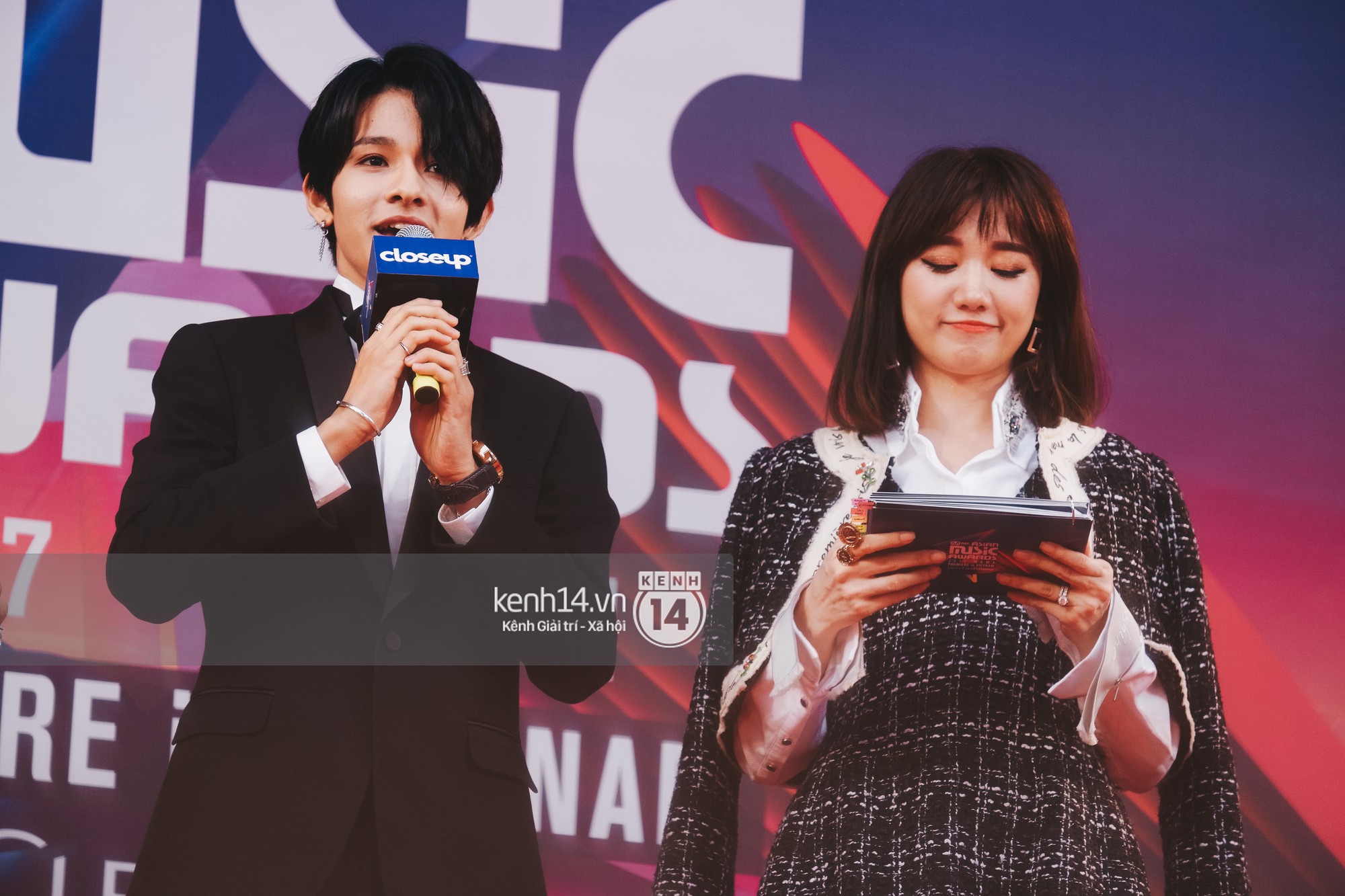 Loạt ảnh đẹp độc quyền tại MAMA 2017: Dàn mỹ nam Hàn khuynh đảo cả thảm đỏ với vẻ lung linh như nam thần - Ảnh 16.