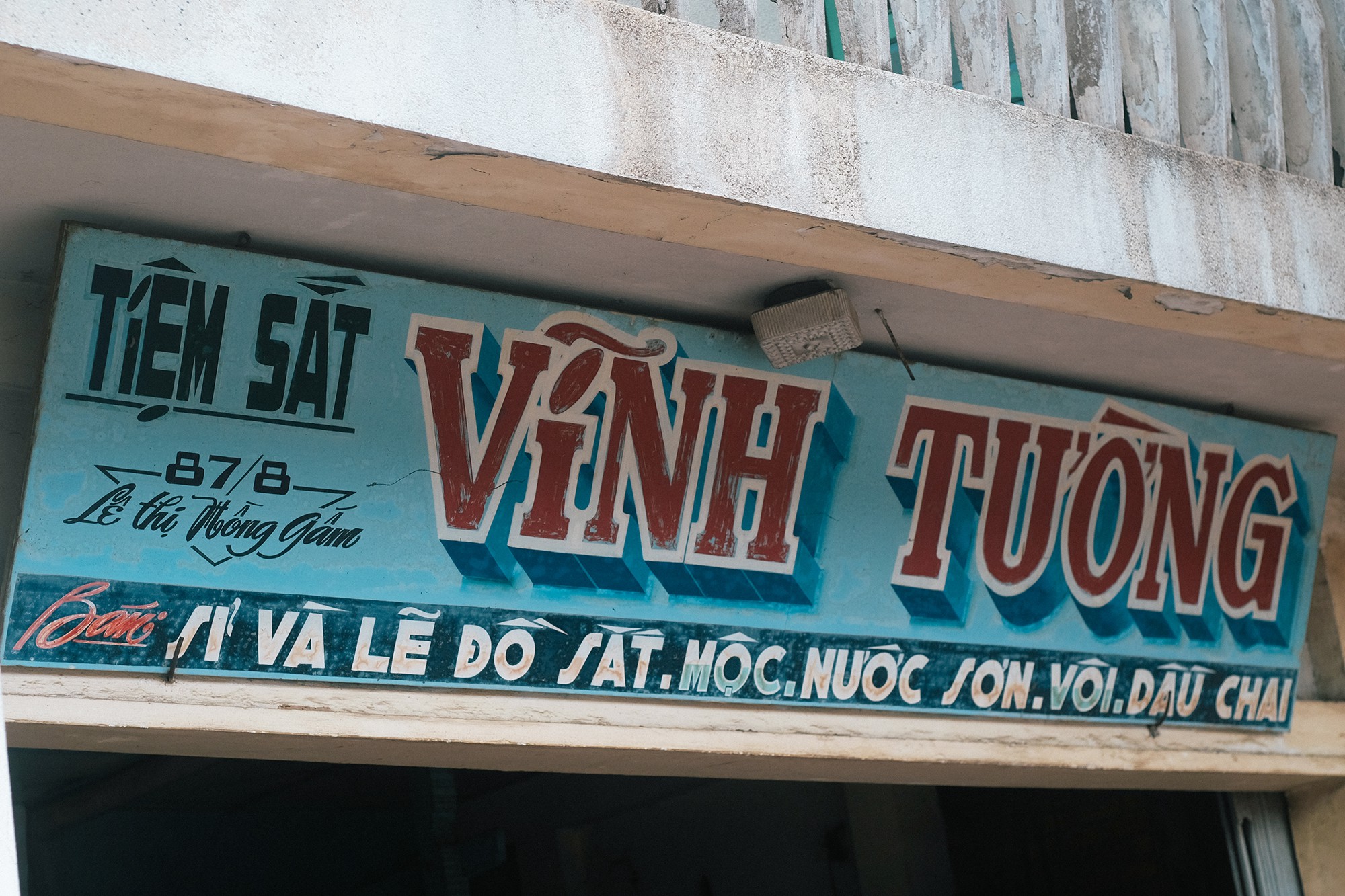 Font chữ đậm là lựa chọn tuyệt vời cho những ai muốn tạo nên sự nổi bật và ấn tượng trong thiết kế của mình. Những font chữ đậm thường được sử dụng trong tiêu đề hoặc các phần quan trọng trong thiết kế. Hãy cùng chiêm ngưỡng những font chữ đậm đẹp mắt và độc đáo để tạo nên sự khác biệt cho thiết kế của bạn.