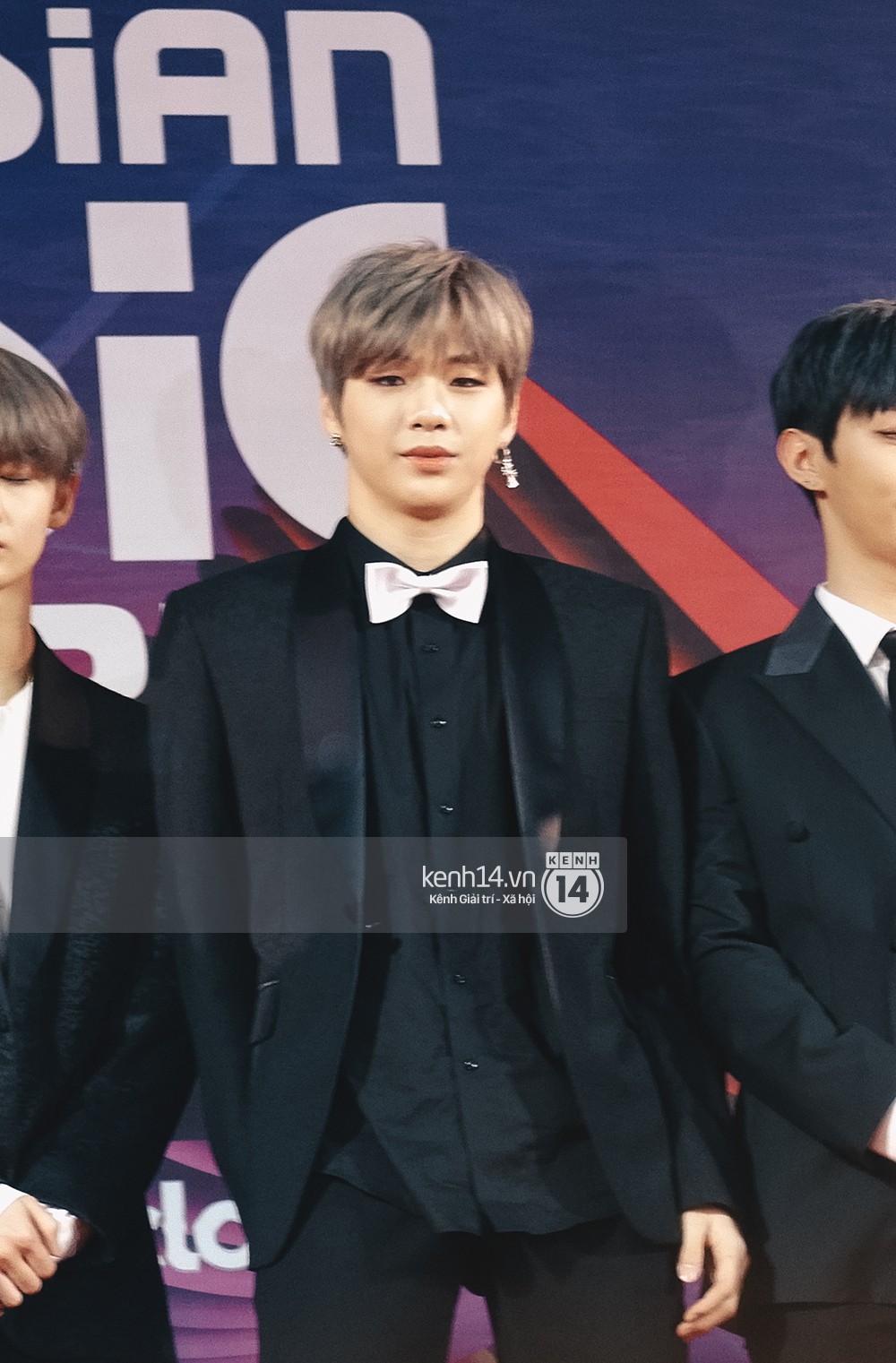 Loạt ảnh đẹp độc quyền tại MAMA 2017: Dàn mỹ nam Hàn khuynh đảo cả thảm đỏ với vẻ lung linh như nam thần - Ảnh 12.