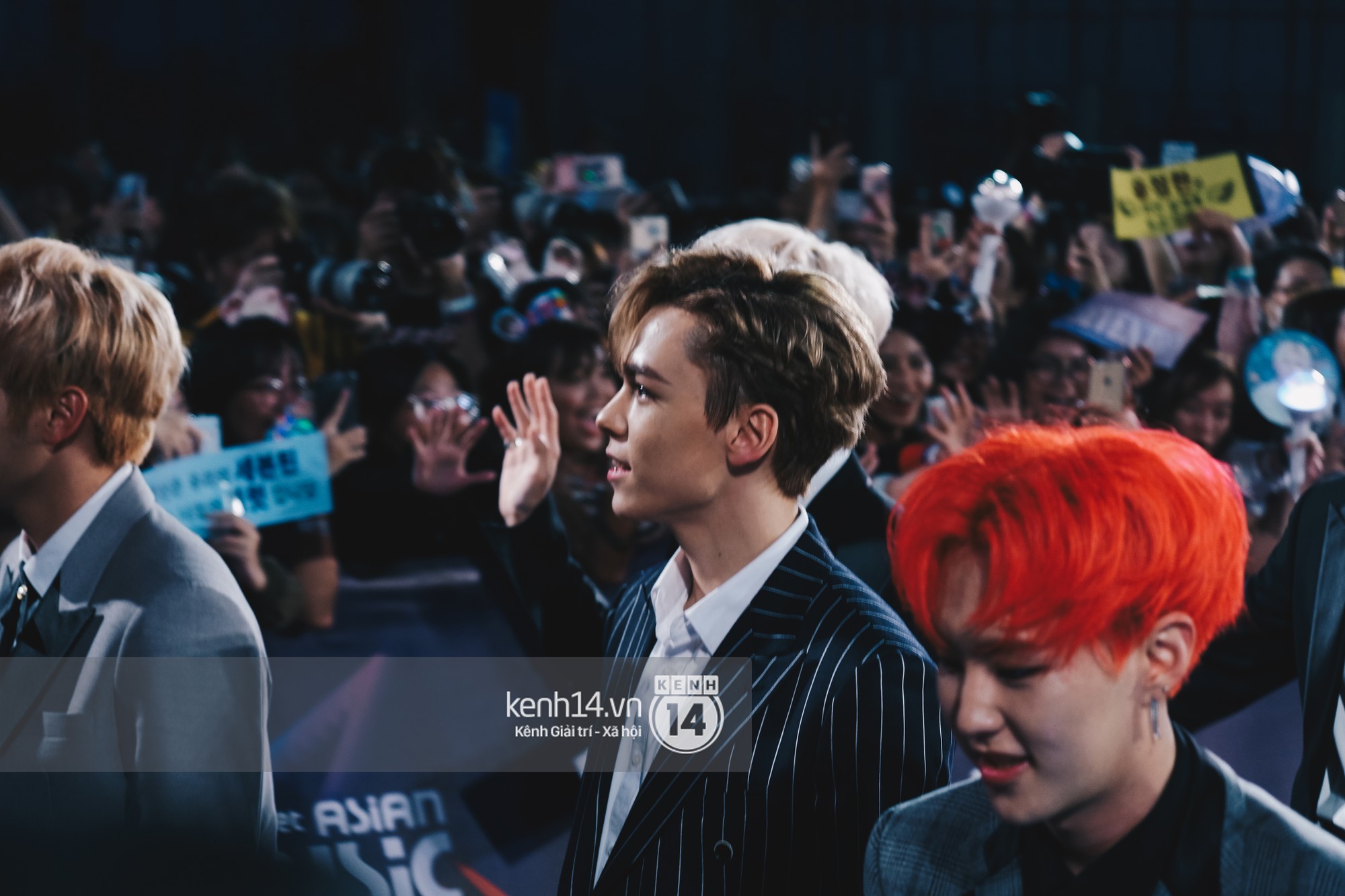 Loạt ảnh đẹp độc quyền tại MAMA 2017: Dàn mỹ nam Hàn khuynh đảo cả thảm đỏ với vẻ lung linh như nam thần - Ảnh 21.