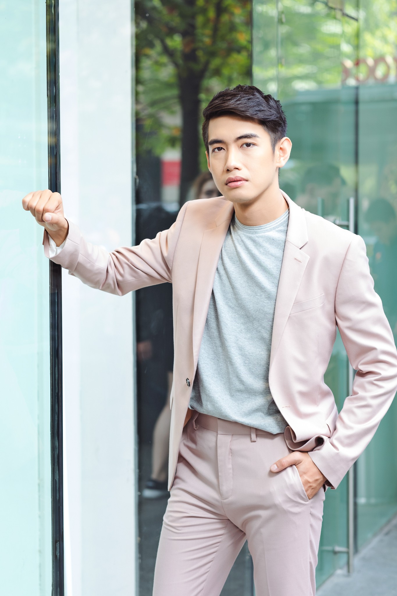 Học cách biến hóa cùng chàng dancer Quang Đăng với những bộ suit Topman - Ảnh 7. Học cách biến hóa cùng chàng dancer Quang Đăng với những bộ suit Topman - Ảnh 7.