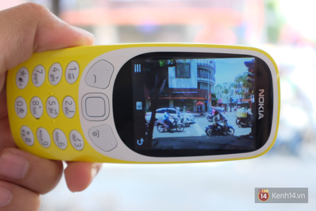 Cận cảnh cục gạch Nokia 3310 vừa mở bán tại Việt Nam: màu sắc sặc sỡ, phím bấm không đã, giá 1 triệu đồng - Ảnh 11.